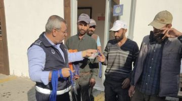 KAĞIT TOPLAYICILAR KAYIT ALTINDA