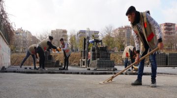 ŞANLIURFA’NIN HALİLİYE İLÇESİNDE 3 MAHALLEDE YOL ÇALIŞMASI