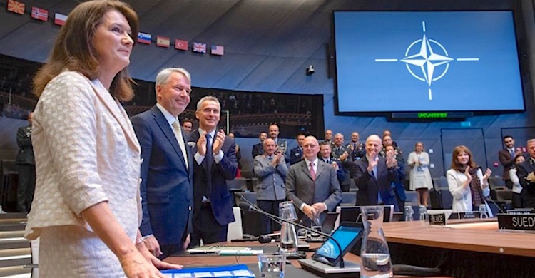 NATO üyelik protokolünü imzaladılar