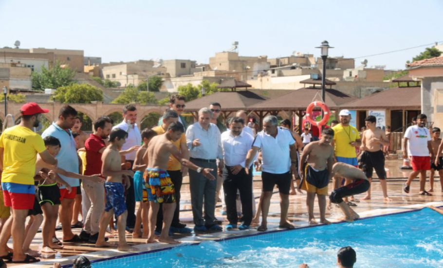 Başkan Beyazgül, “Havuzlarımızdan Günde 10 Bin Genç Faydalanıyor”