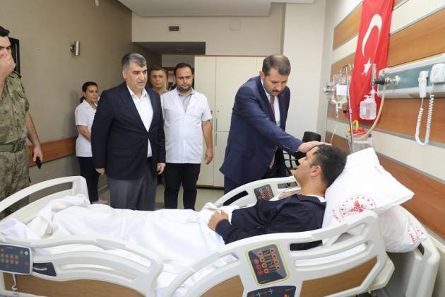 Vali Salih Ayhan, Yaralı Askerlerimizi Hastanede Ziyaret Etti