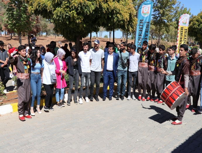 Üniversite öğrencilerinden Haliliye Belediyesi standına yoğun ilgi Gündemi