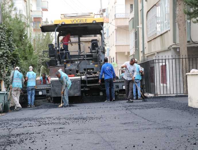 Haliliye’de sıcak asfalt çalışmaları tamamlanıyor