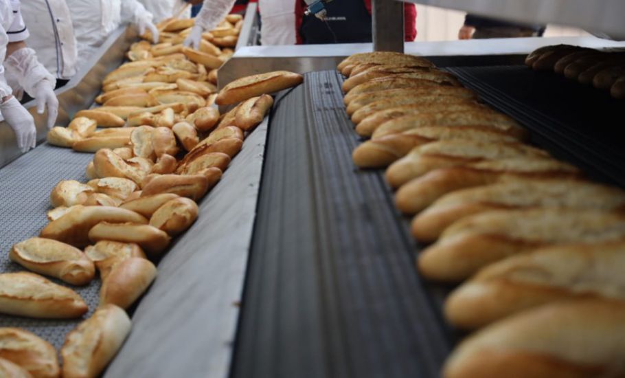 Başkan Beyazgül: “Halk Ekmek Fabrikamızda Üretim Başladı”
