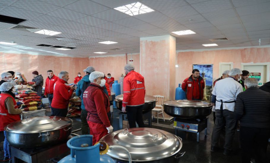 Başkan Beyazgül Komşu İl Adıyaman’ı Yalnız Bırakmadı