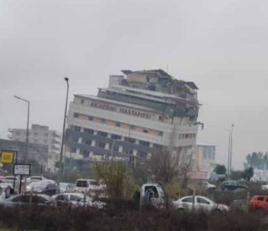 Deprem Felaketinde Üçüncü Günde Yardım Çığlıkları Dinmiyor !