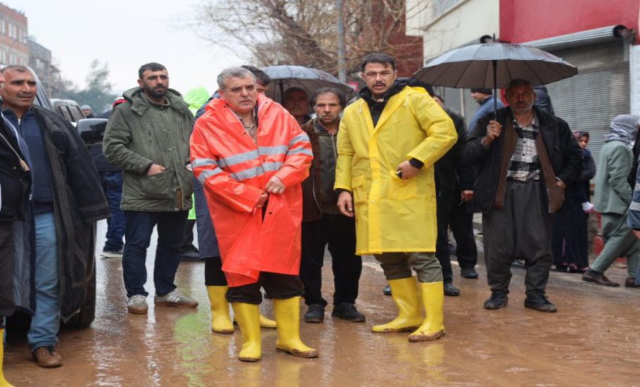 Başkan Beyazgül Sabahın İlk Işıklarına Kadar Sahadaki Çalışmaları Yönetti