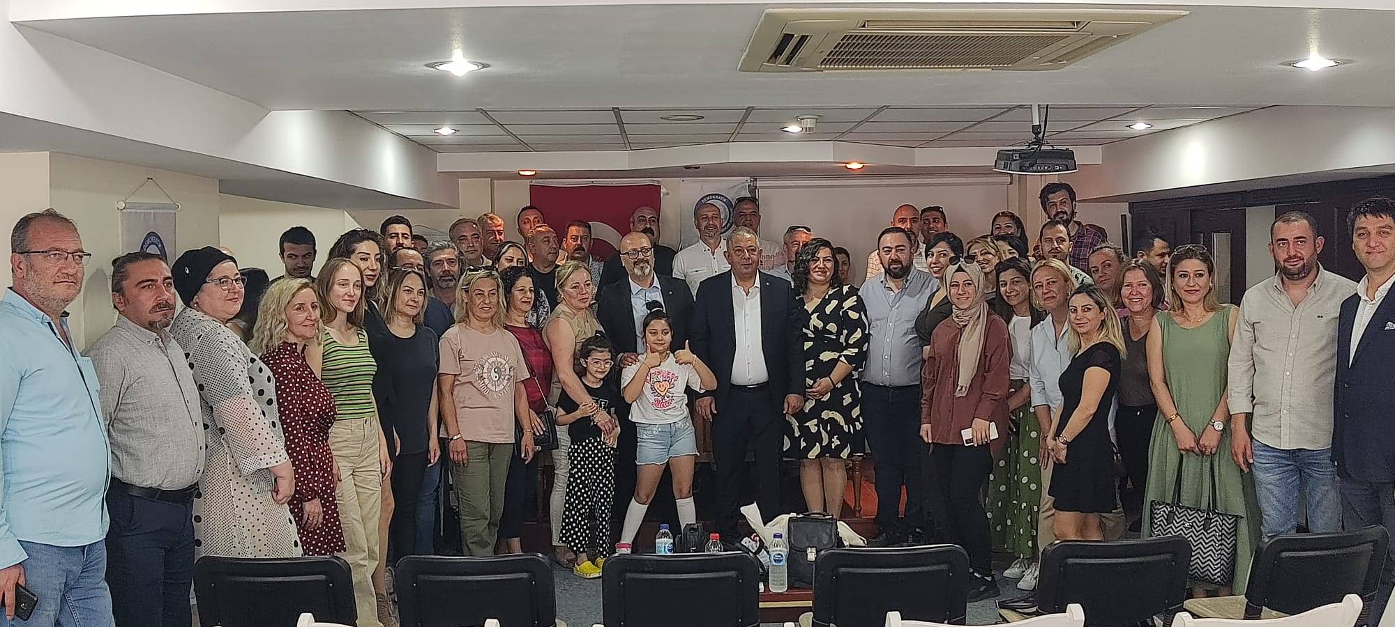 Demokratik Sağlık-Sen İzmir’de, Sertan Yeşilyurt ve Ekibi Güven Tazeledi! Gündemi