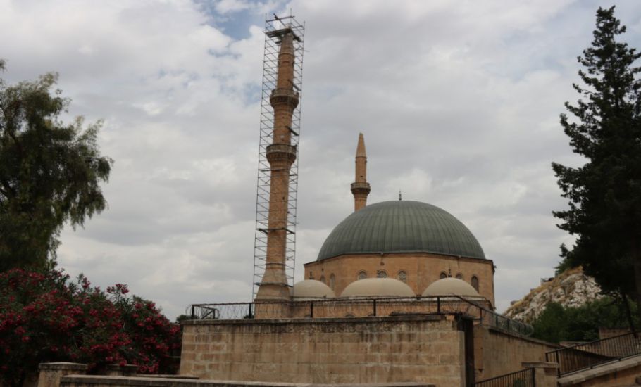 Büyükşehir’den Dergah Camisi Minaresinde Onarım Çalışması