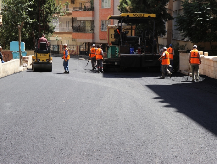 Haliliye’de mahalleler sıcak asfalt ile buluşuyor