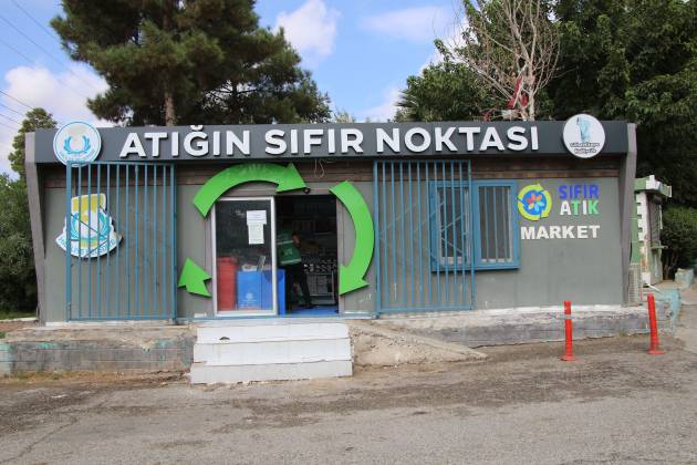 Haliliye’de sıfır atık marketler vatandaşlardan ilgi görüyor