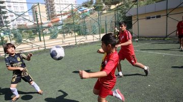 Karaköprü’de çocuklar ücretsiz spor kurslarıyla hayallerine koşuyor