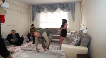 Başkan Beyazgül, Hafta Sonu Ev Ziyaretlerinde Çocuklarla Vakit Geçirdi