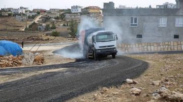 Karaköprü kırsalında yollar sathi asfaltla yenileniyor