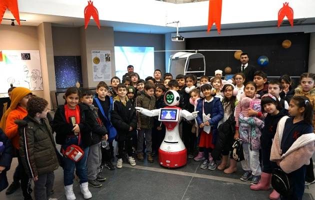 Karaköprü’de Çocuklara Uzay Bilimi Ve Yeni Nesil Teknoloji Tanıtılıyor