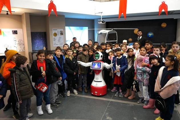 Karaköprü’de Çocuklara Uzay Bilimi Ve Yeni Nesil Teknoloji Tanıtılıyor