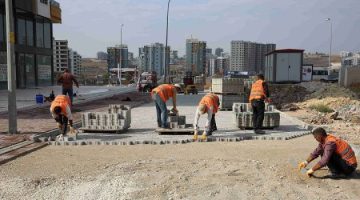 Karaköprü’de sorunsuz ulaşım için yol çalışmaları sürüyor