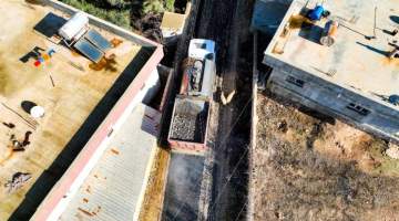 Harran’da mahalle içi asfalt çalışmaları sürüyor