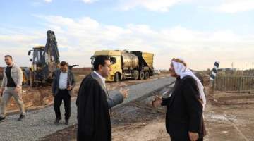 Harran’da Grup Bağlantı Yollarında Asfalt Çalışmaları Sürüyor