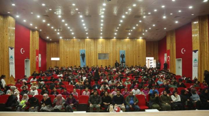 Eyyübiye Gençliği Tiyatroya Büyük İlgi Gösterdi