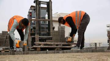 Başkan Baydilli İle Karaköprü’de Yol Seferberliği Sürüyor