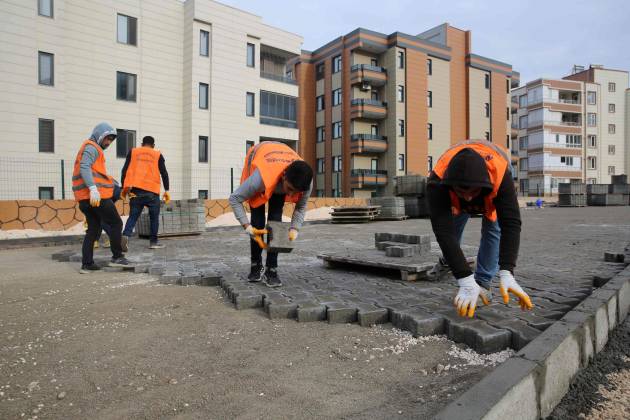 Karaköprü Narlıkuyu’da Üstyapı Çalışmalarıyla Yollar Yenileniyor