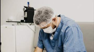 Yan Dal Uzmanı Doktorların Özel Hastanelerde Çalışma Şartları