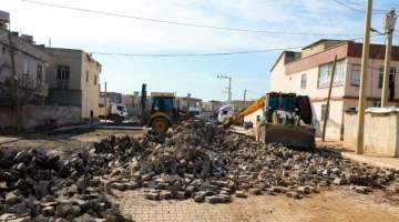 Harran’da kilitli parke taşı döşeme çalışmaları devam ediyor