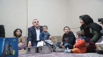 Başkan Beyazgül’den 4 Çocuğuyla Kirada Oturan Anneye Konut İmkanı