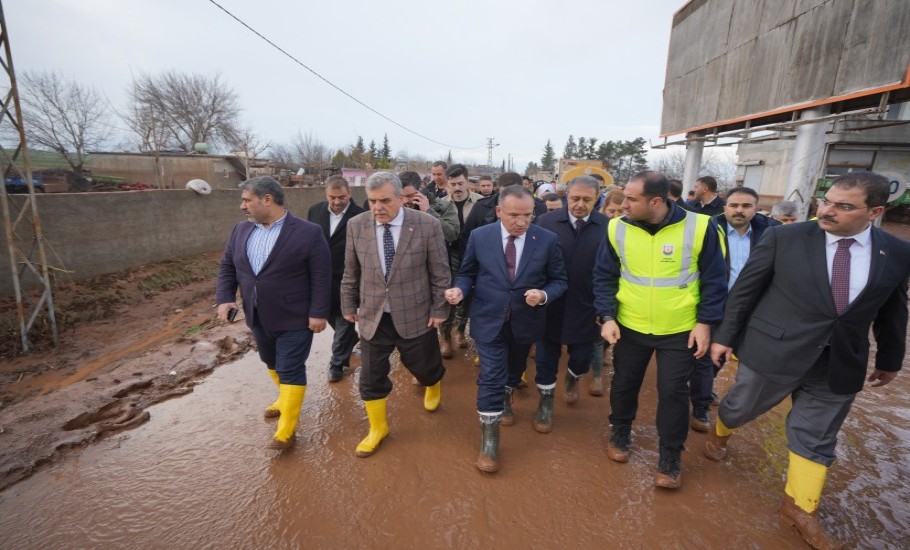 Ak Parti Tam Kadro Yaraları Sarmak İçin Sahada