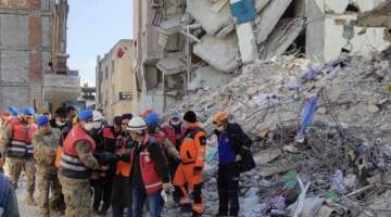 Depremin Üzerinden 1 Yıl Geçti Birçok Kişiden Haber Alınamıyor !