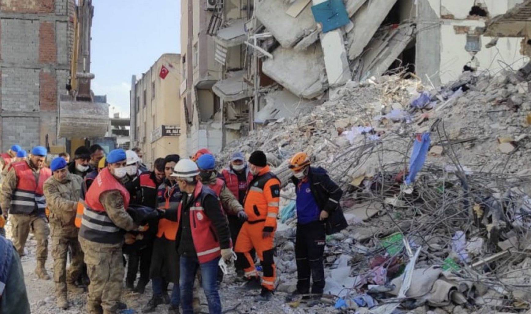 Depremin Üzerinden 1 Yıl Geçti Birçok Kişiden Haber Alınamıyor !