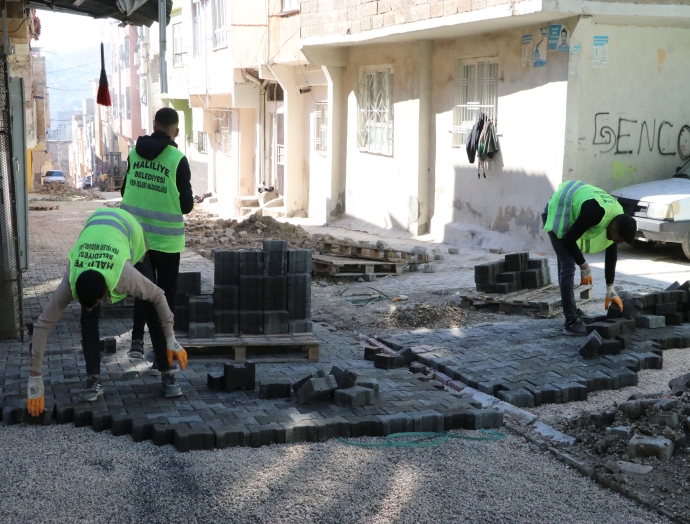 Haliliye’de üst yapı çalışmaları yolların konforunu artırıyor