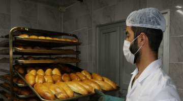Haliliye Belediyesi’nin ürettiği ekmekler sofralara ulaştırılıyor