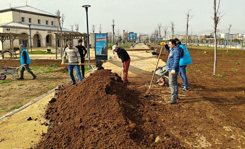 Eyyübiye Millet Bahçesi Güneşli Günlere Hazırlanıyor