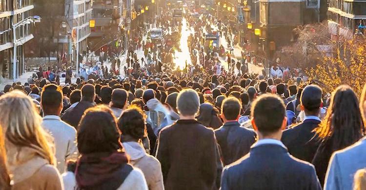 İllerden kalabalık mahalle ve ilçeler var