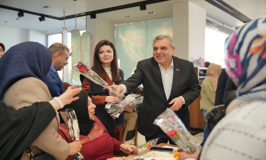 Başkan Beyazgül, Şehit Annelerinin Kadınlar Gününü Kutladı