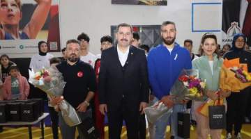 Karaköprü’de başarılı sporcular ödüllendirildi
