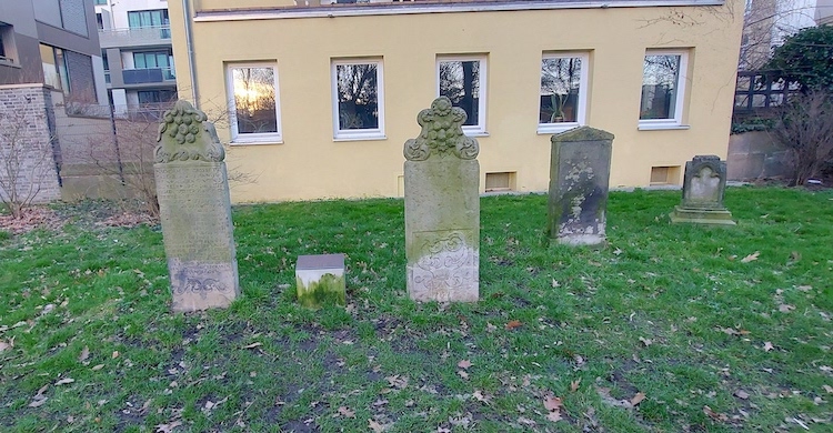 Hannover’de 330 yıllık Türk mezarı