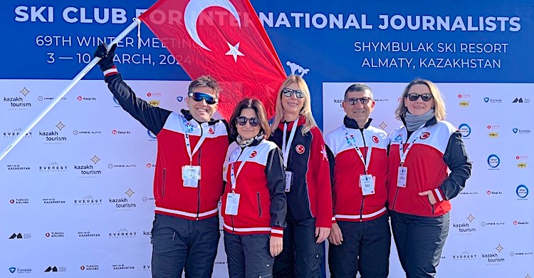 Türk gazeteciler yine madalya ile döndü