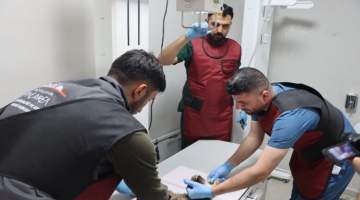 Patili Dostlar Emin Ellerde