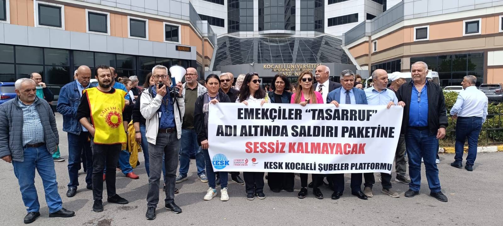 “Hükümetin Tasarruf Paketi Emekçilere Darbe Vuruyor”