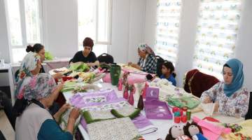 Kadınlar aile ekonomisine destek oluyor