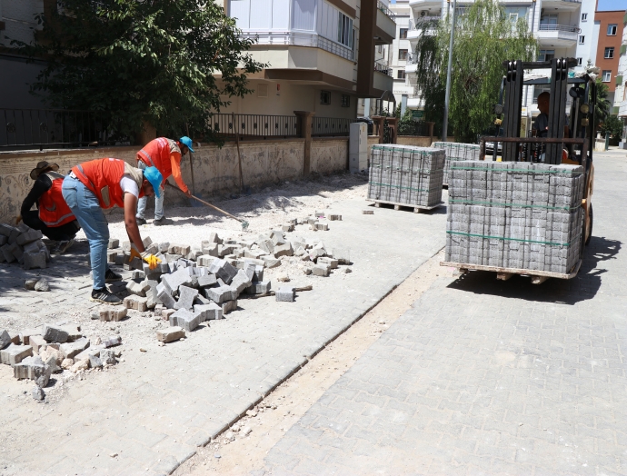 Haliliye Belediyesi 2 mahallede üst yapı çalışması yapıyor