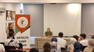 Akdeniz Üniversitesi Tıp Fakültesi’nden İntern Doktorlara Toplantı
