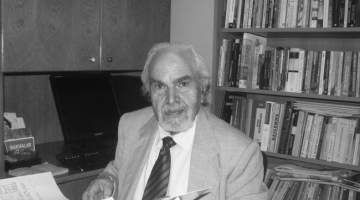 Dr. Erdal Atabek Yaşamını Yitirdi