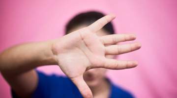 İzmir Atatürk Eğitim ve Araştırma’da Hasta Yakınları Doktorları Darp Etti!