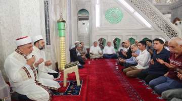 Başkan Gülpınar Şehitler İçin Okutulan Mevlidi Şerif Programına Katıldı