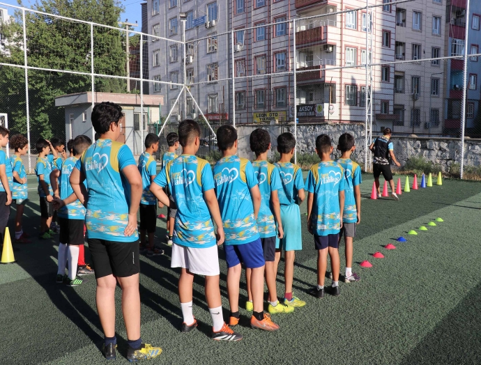 Çocuklar Tekvando ve Futbol kurslarına yoğun ilgi gösteriyor