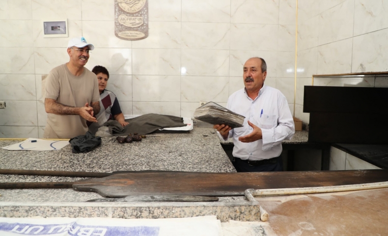 Başkan Kuş Borçları Ödedi Veresiye Defterleri Fırında Yakıldı